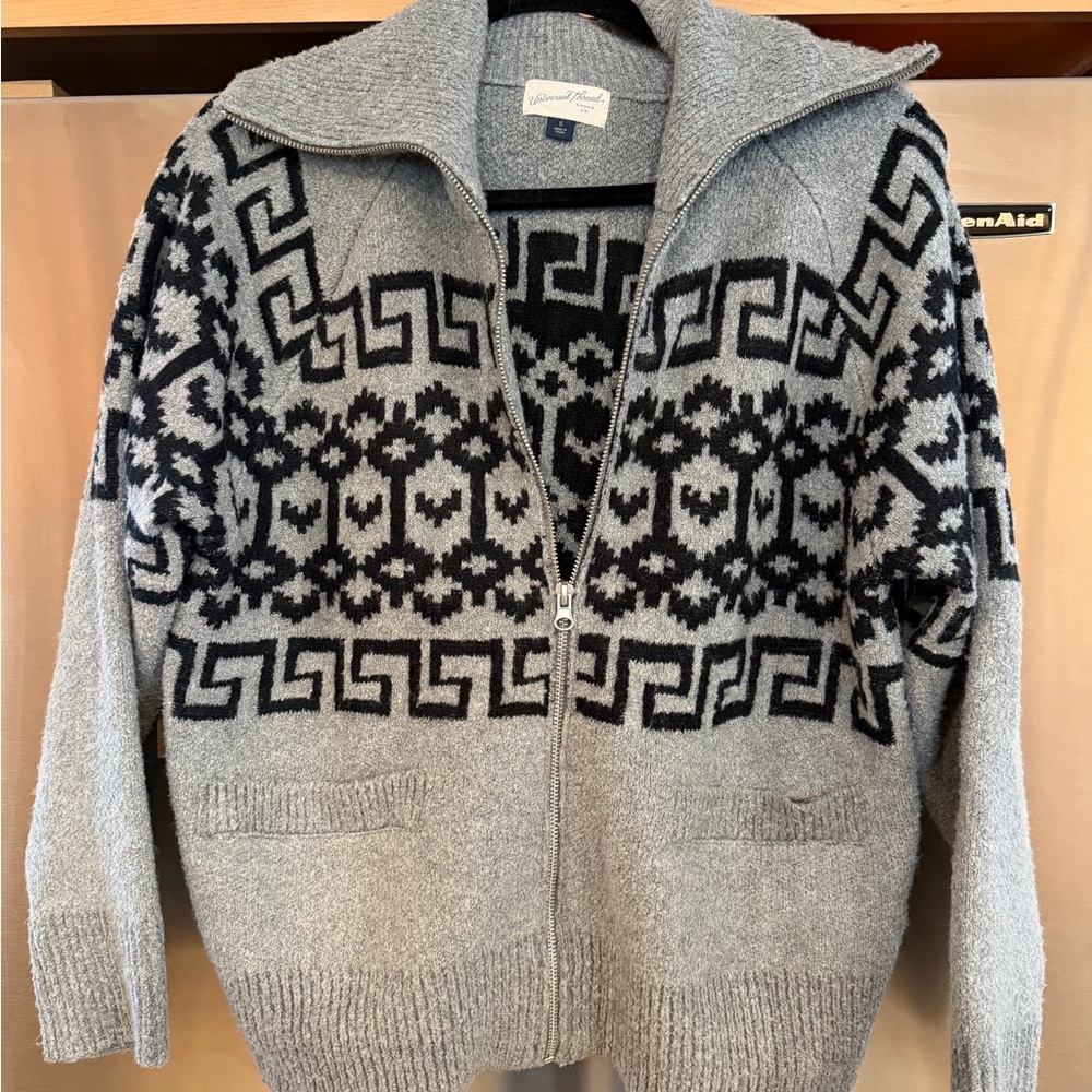 Universal Thread Black and Gray Zip Up Sweater